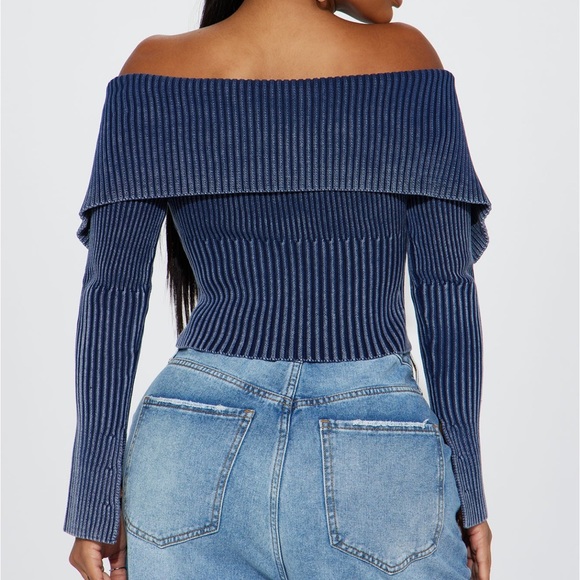 New cropped off the shoulder zip up sweater - Picture 2 of 3
